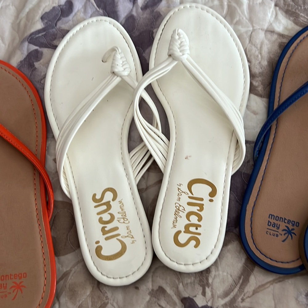 A bundle of 3 flip-flops - Picture 3 of 4